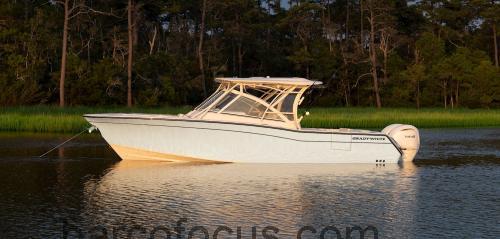 Grady White Freedom 307 avaliação e ficha técnica